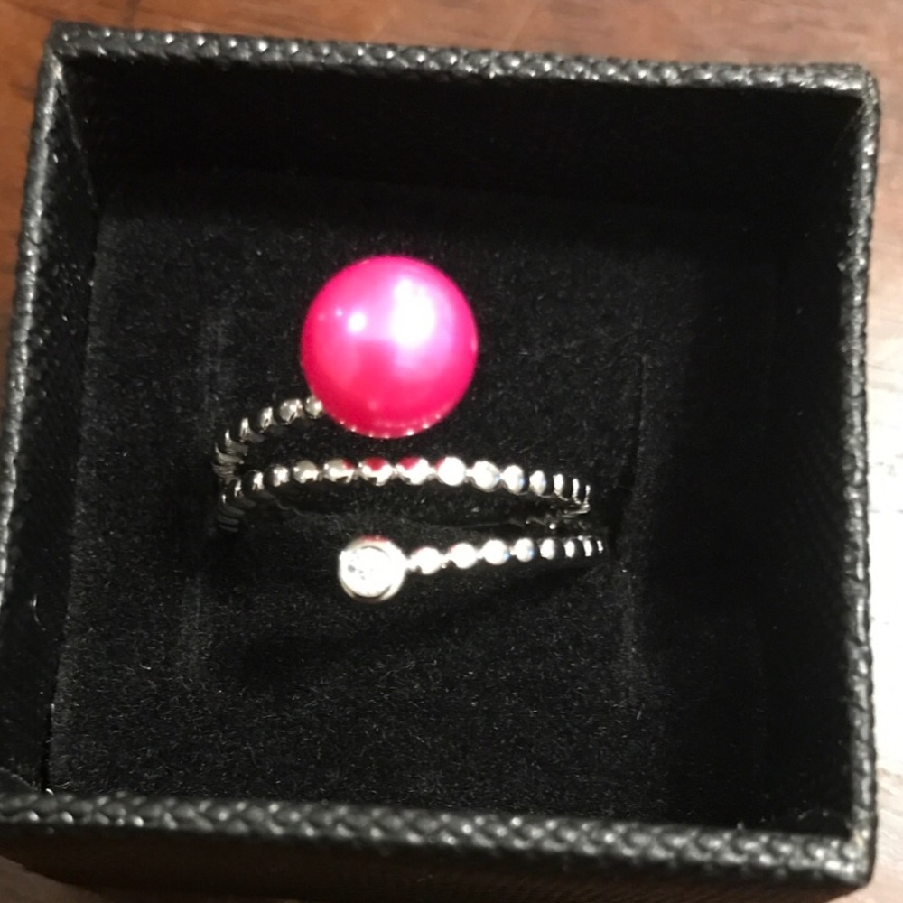 Sterling silver pearl ring